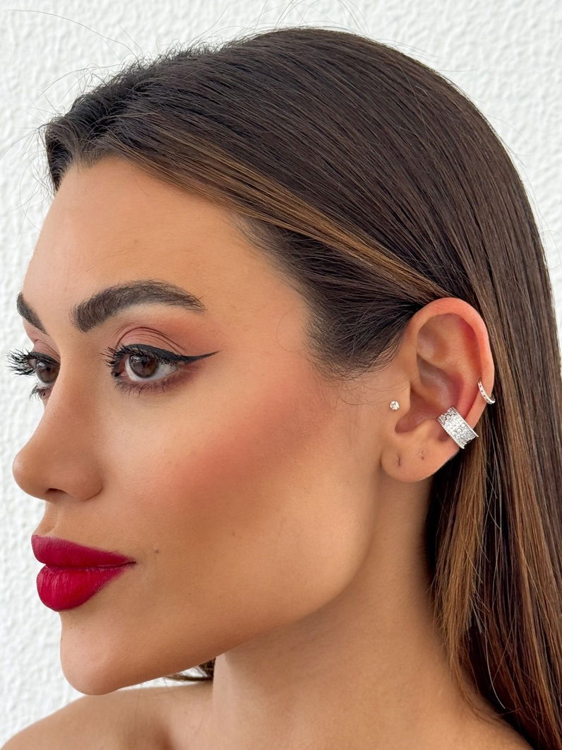 Piercing Folheado a Ouro 18k e Prata Inspiração Vg Cravejado