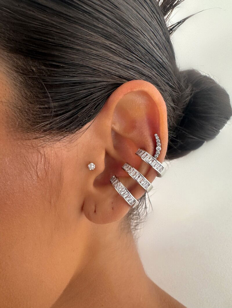 Piercing Folheado a Ouro 18k e Prata Três Fios com Navetes de Zircônia