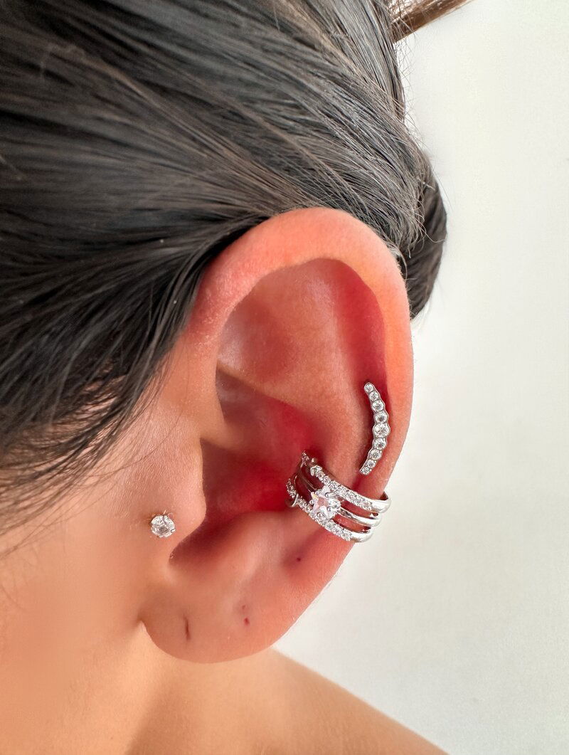 Piercing Folheado a Ouro 18k e Prata Três Fios Cravejados com Pedra de Zircônia