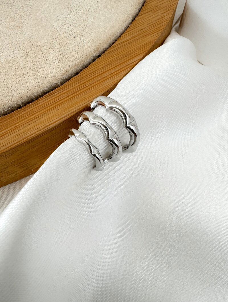 Piercing Folheado a Ouro 18k e Prata Três Fios Martelados