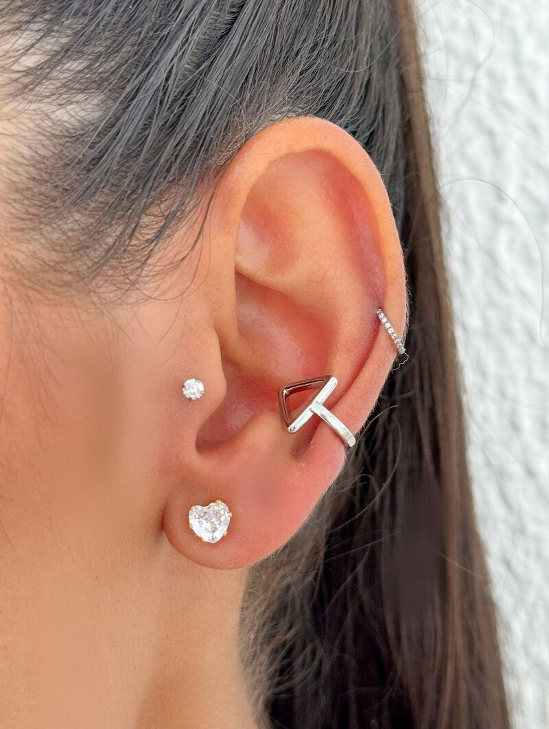 Piercing Folheado a Ouro 18k e Prata Triangulo Vazado