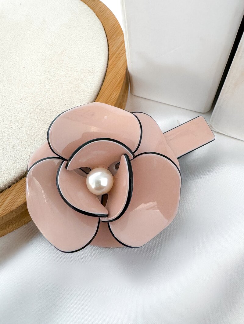 Presilha Acrílico Flor com Pérola Central