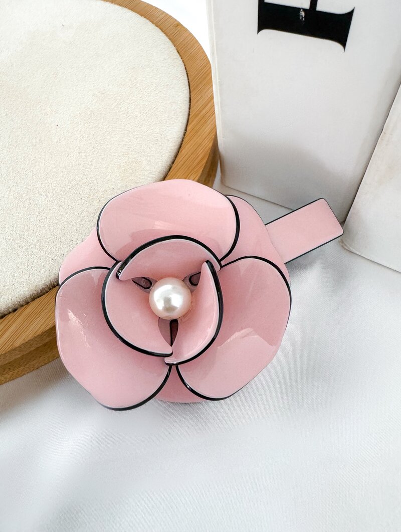 Presilha Acrílico Flor com Pérola Central