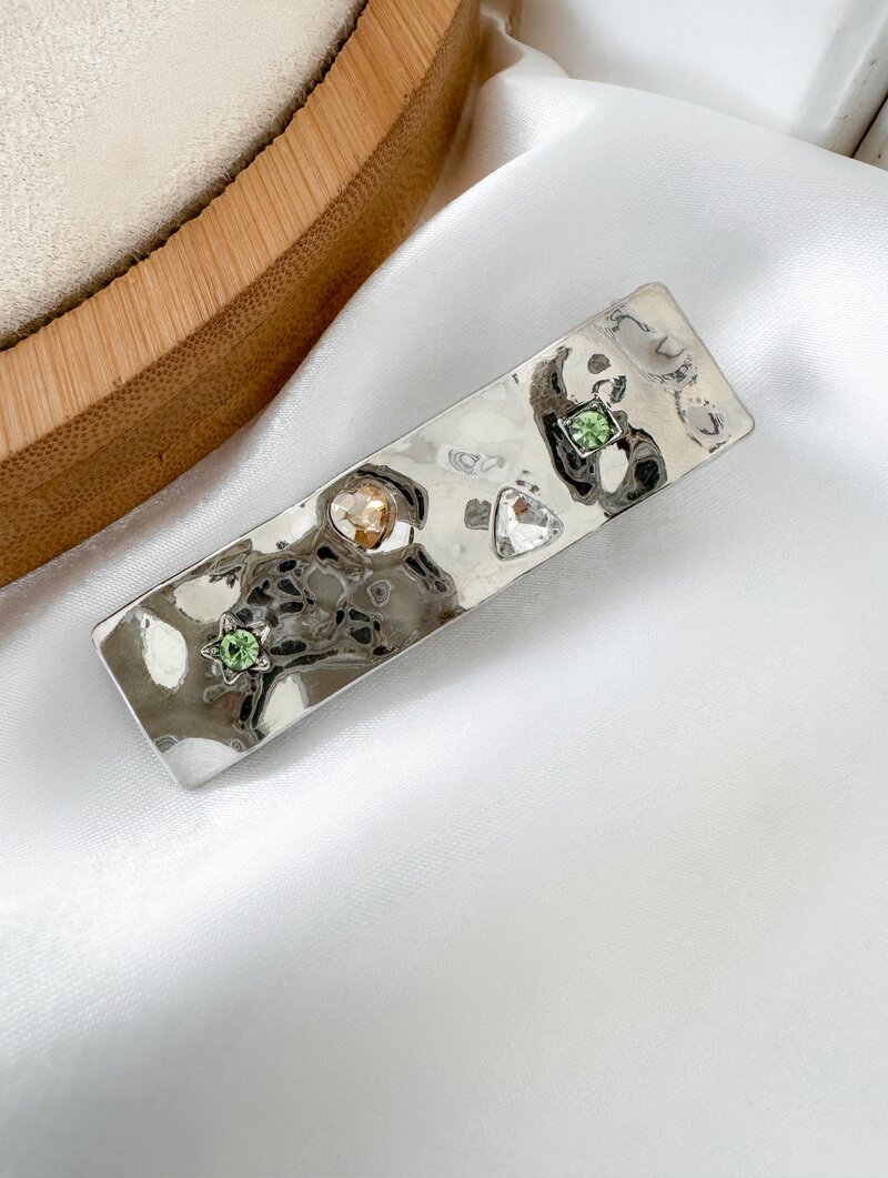 Presilha Folheada a Ouro 18k e Prata Martelada com Zircônias