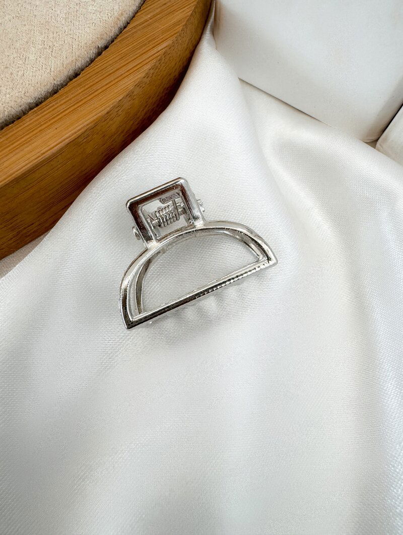 Presilha Folheado a Ouro 18k e Prata Meia Lua Vazada