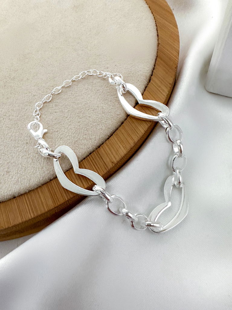 Pulseira corações alta blogger folheado a ouro 18k e prata 925.
