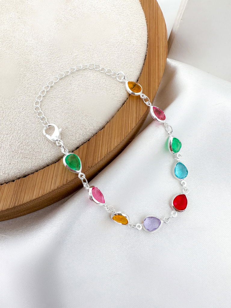 Pulseira de cristais coloridos formato gota folheado a ouro 18k e prata 925