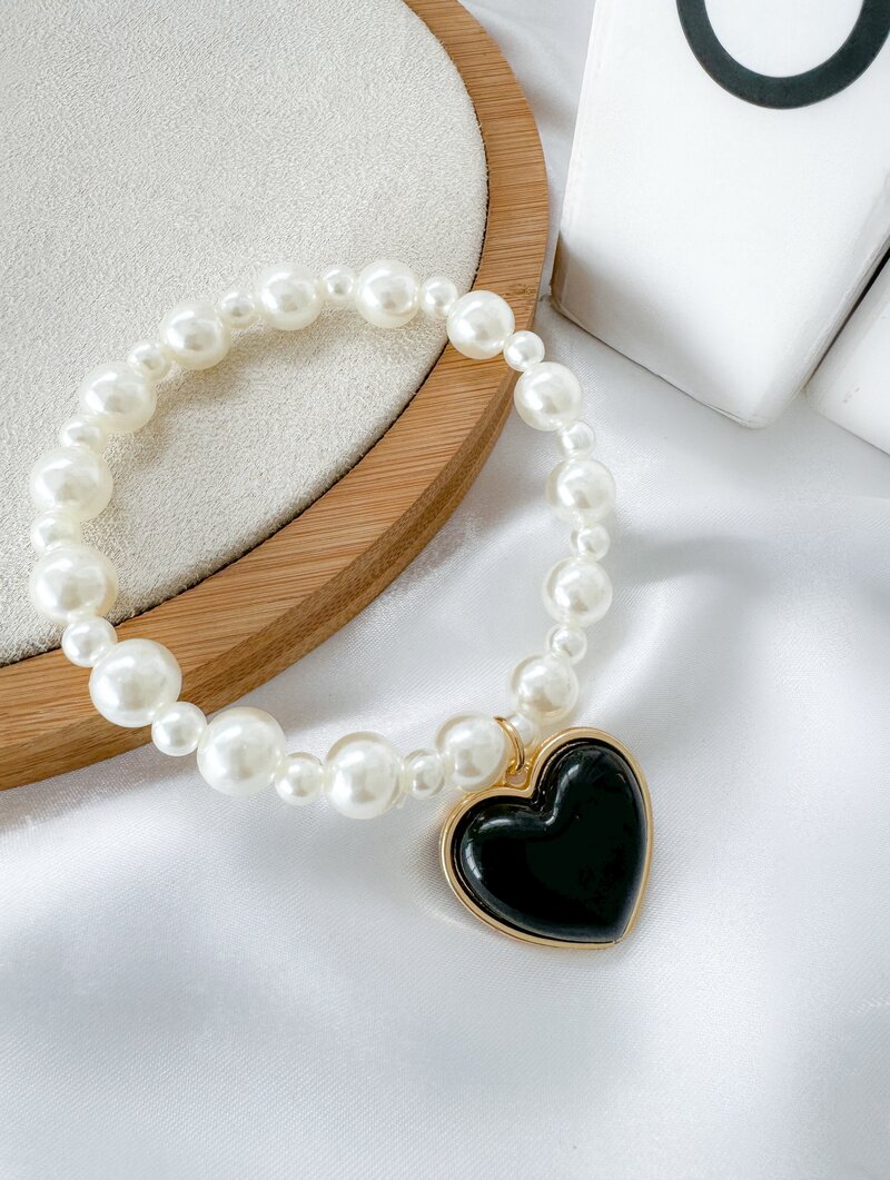 Pulseira de Pérolas com Coração