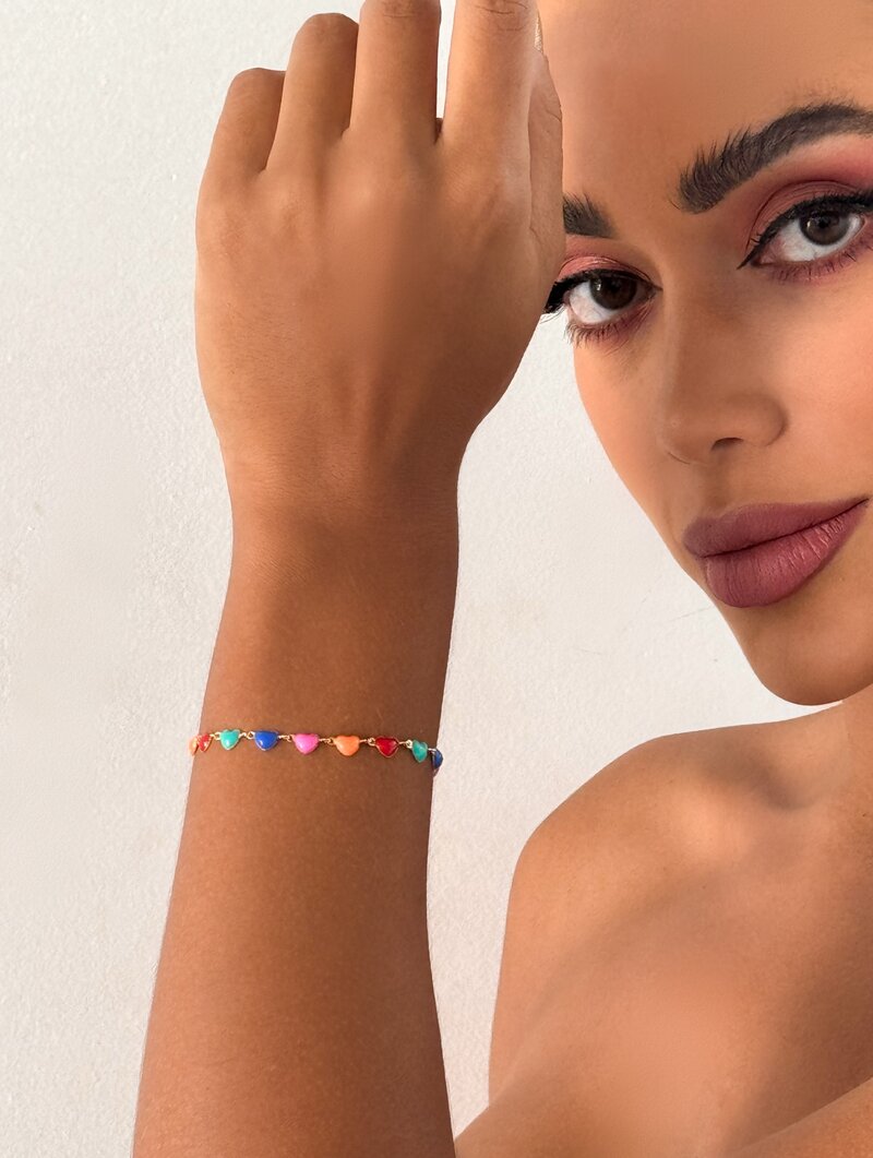 Pulseira Folheada a Ouro 18k Corações Coloridos Resinados