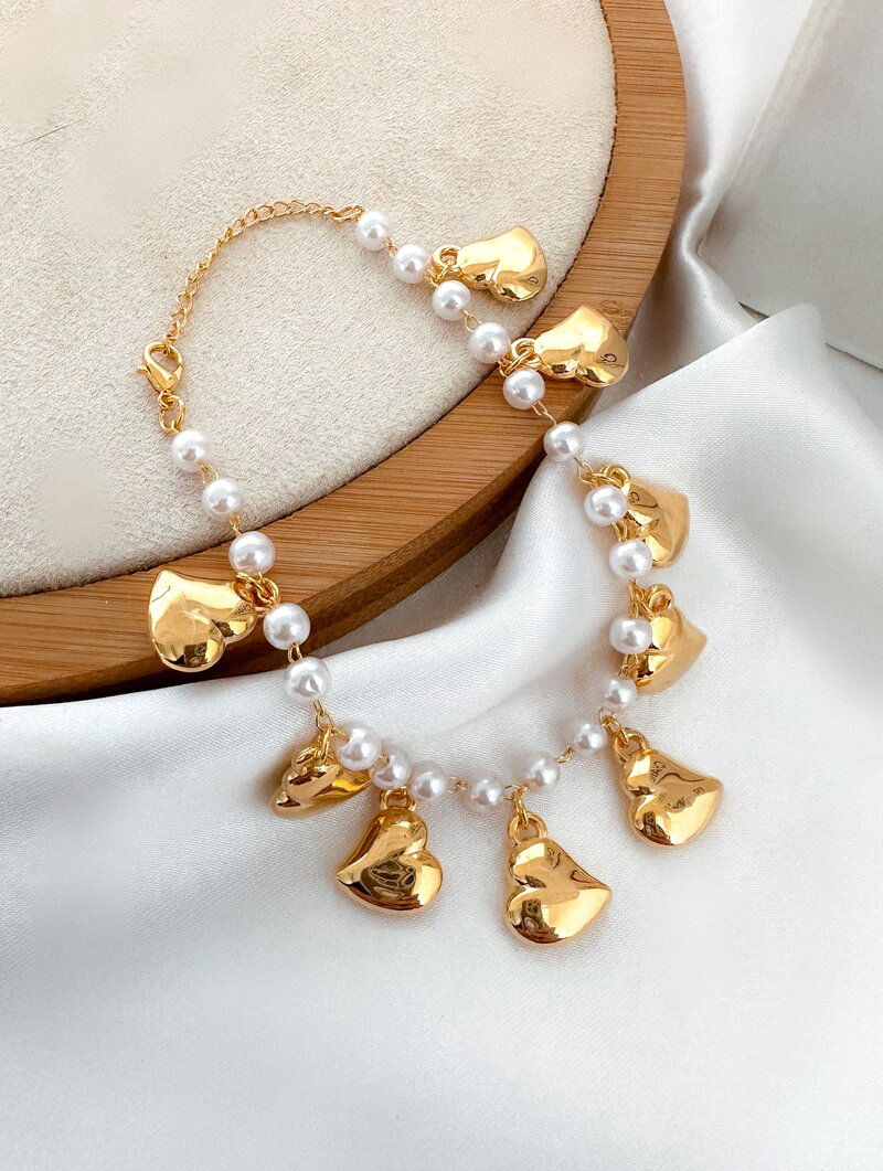 Pulseira Folheada a Ouro 18k Corações com Pérolas