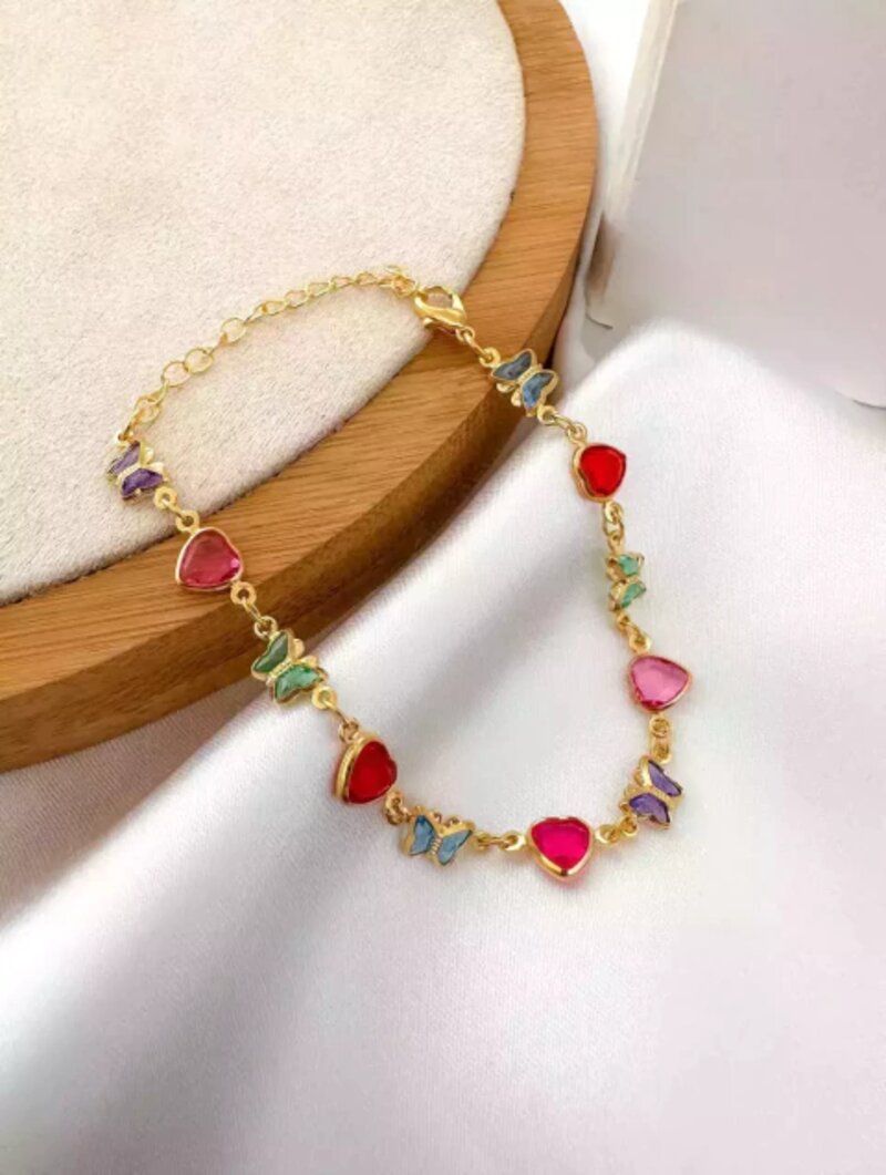 PULSEIRA FOLHEADA A OURO 18K CORAÇÕES E BORBOLETAS COLORIDAS.