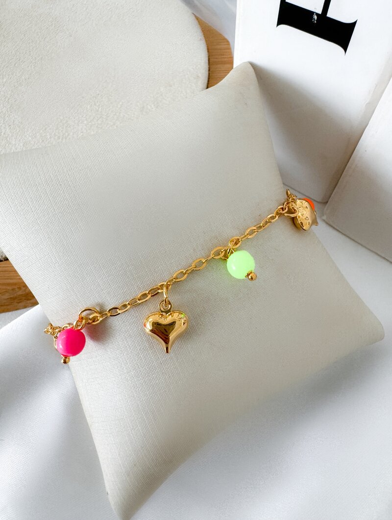 Pulseira Folheada a Ouro 18k Corações Lisos com Miçangas Coloridas