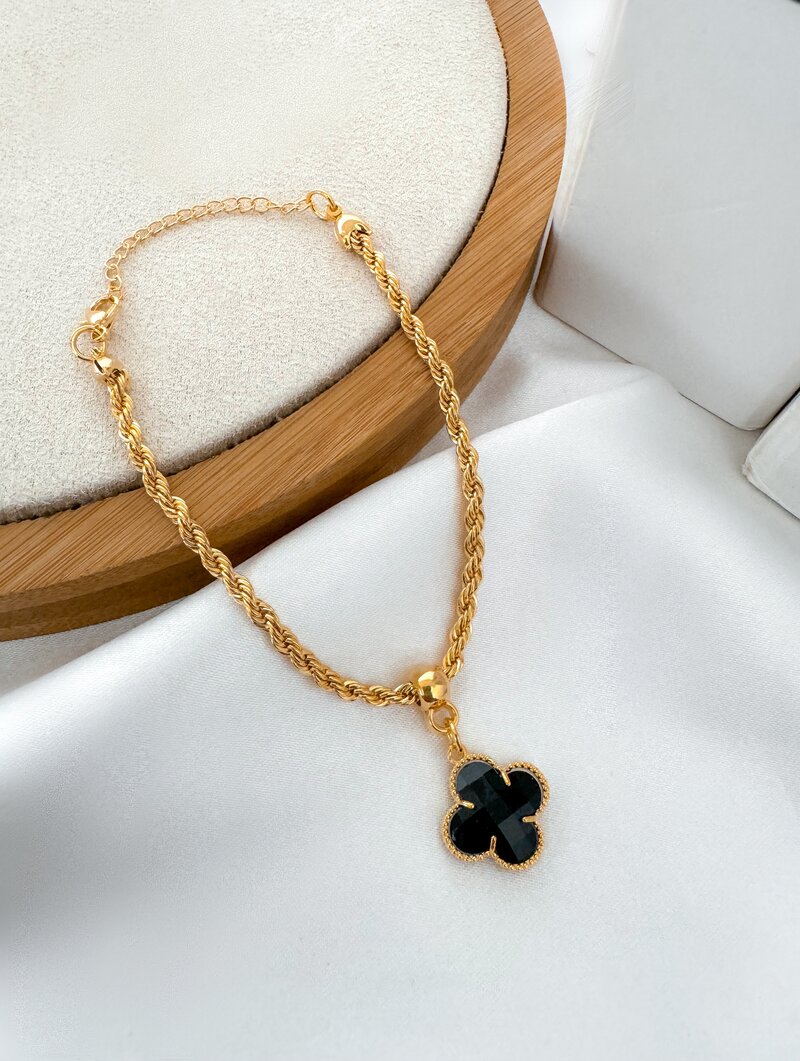 Pulseira Folheada a Ouro 18k Cordão Baiano com Pingente Preto Inspiração