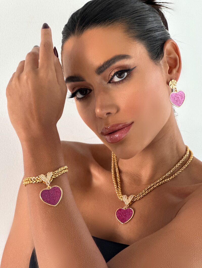 Pulseira Folheada a Ouro 18k Corrente Quadrada com Pingente Coração Brilhante