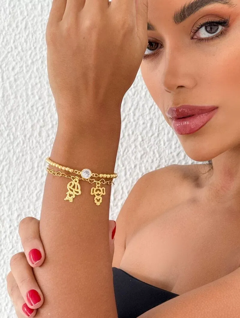 Pulseira Folheada a Ouro 18k Dois Fios Corações e Esferas com Pingente Criança