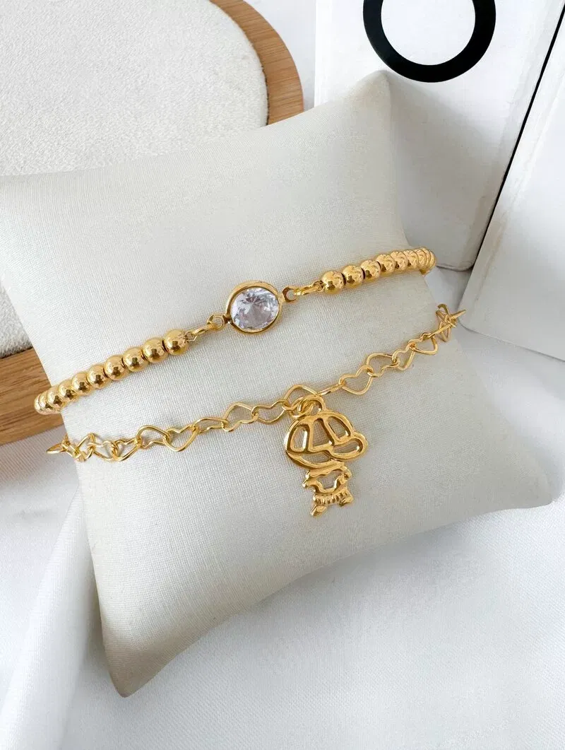Pulseira Folheada a Ouro 18k Dois Fios Corações e Esferas com Pingente Criança