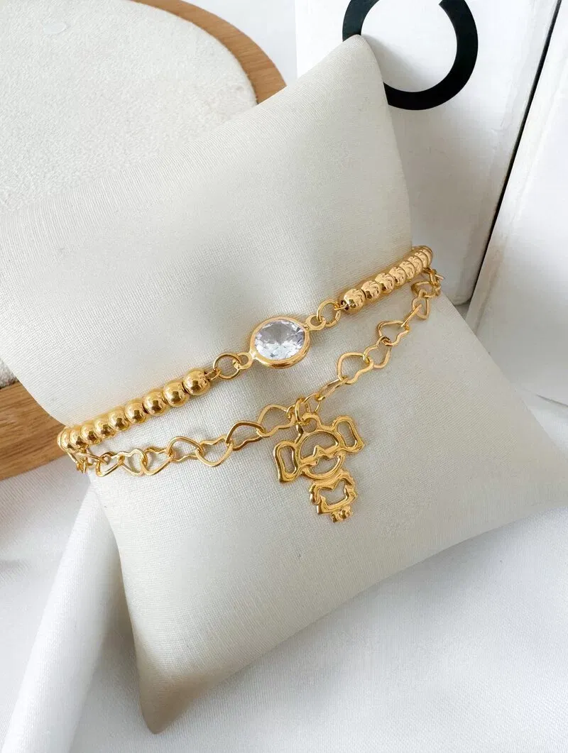 Pulseira Folheada a Ouro 18k Dois Fios Corações e Esferas com Pingente Criança