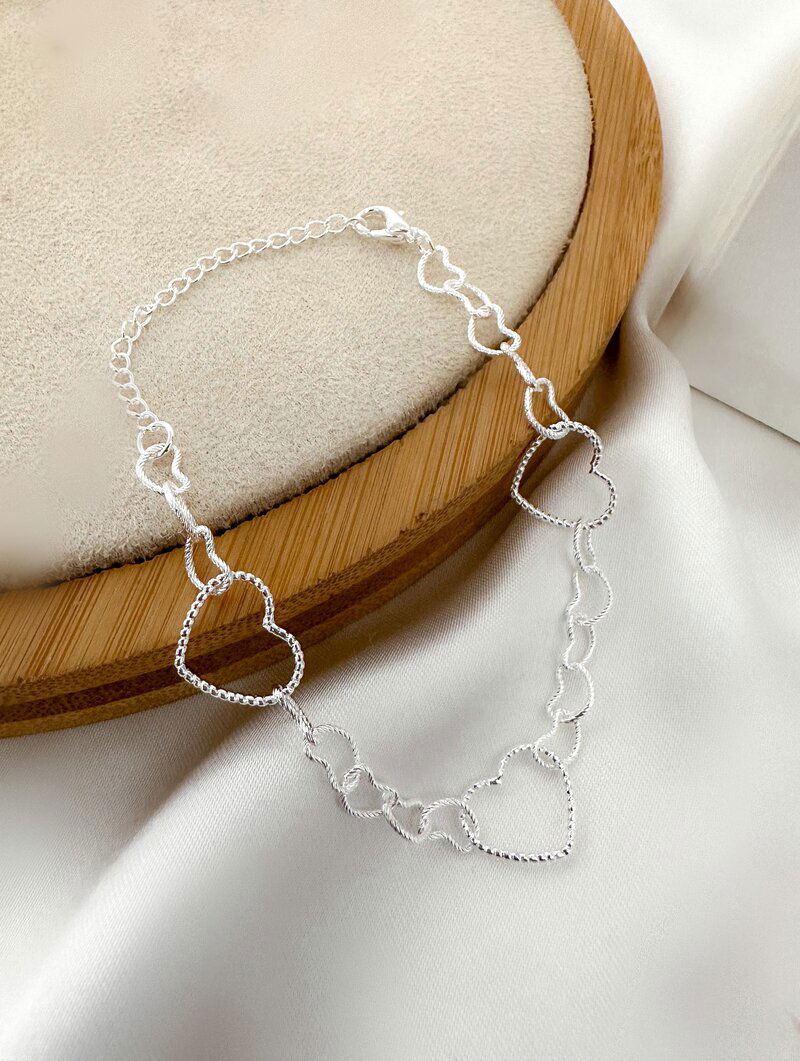 Pulseira Folheada a Ouro 18k e Prata 925 Corações Texturizados Vazados