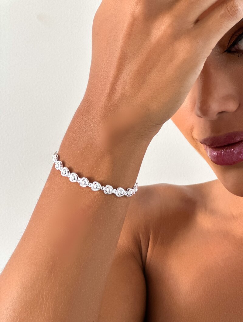 Pulseira Folheada a Ouro 18k e Prata 925 Corrente de Corações Trabalhados