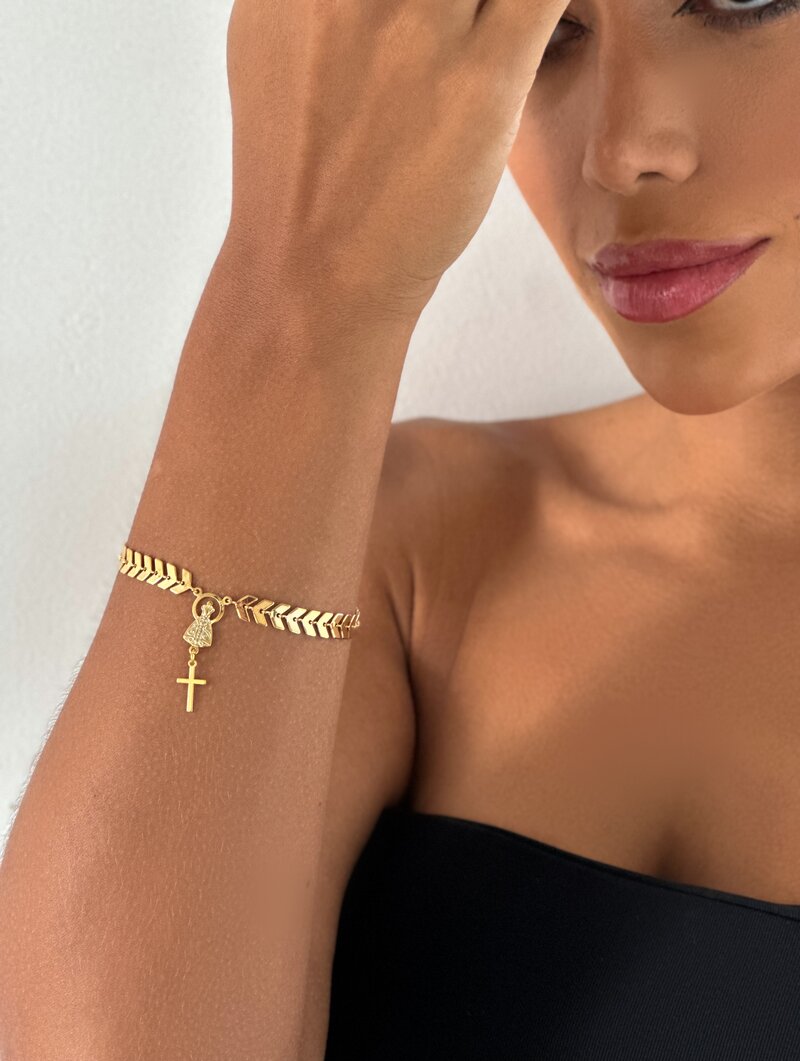 Pulseira Folheada a Ouro 18k e Prata 925 Escamas com Nossa Senhora e Crucifixo