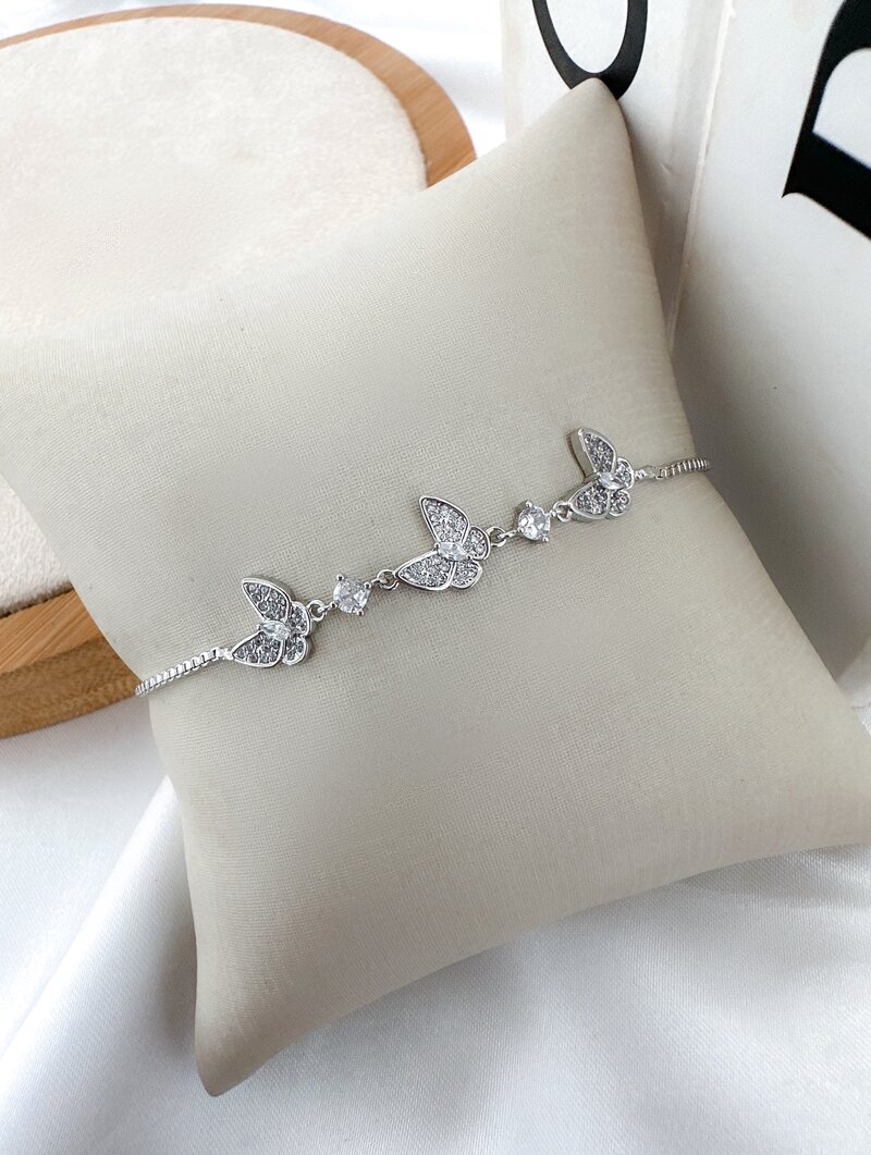 Pulseira Folheada a Ouro 18k e Prata Borboleta Minimalista Cravejada