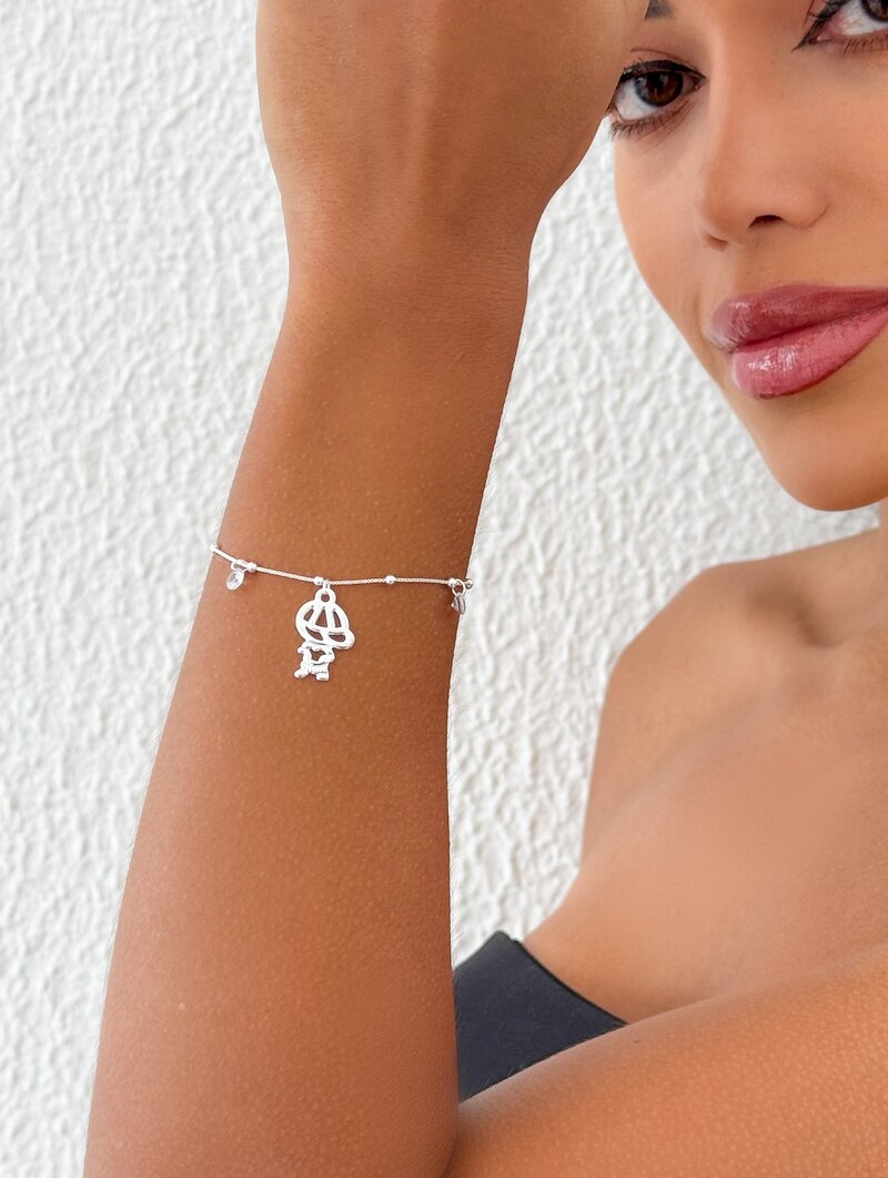 Pulseira Folheada a Ouro 18k e Prata com Pingentes Criança e Cristais