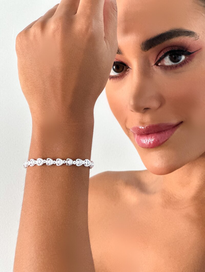 Pulseira Folheada a Ouro 18k e Prata Corações com Pérolas