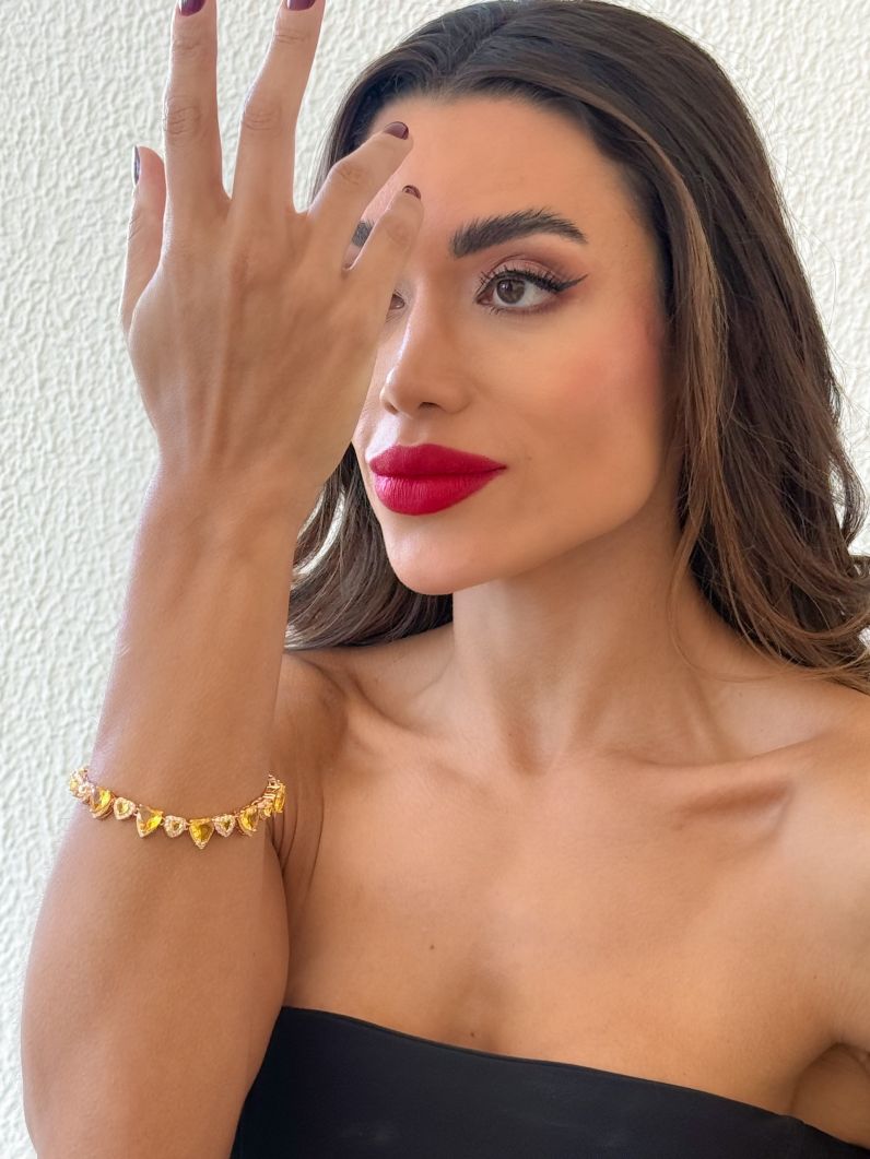 Pulseira Folheada a Ouro 18k e Prata Corações de Cristais