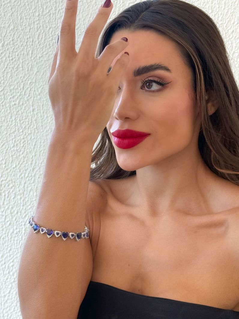 Pulseira Folheada a Ouro 18k e Prata Corações de Cristais