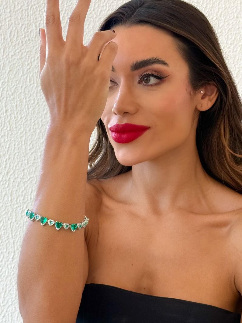 Pulseira Folheada a Ouro 18k e Prata Corações de Cristais