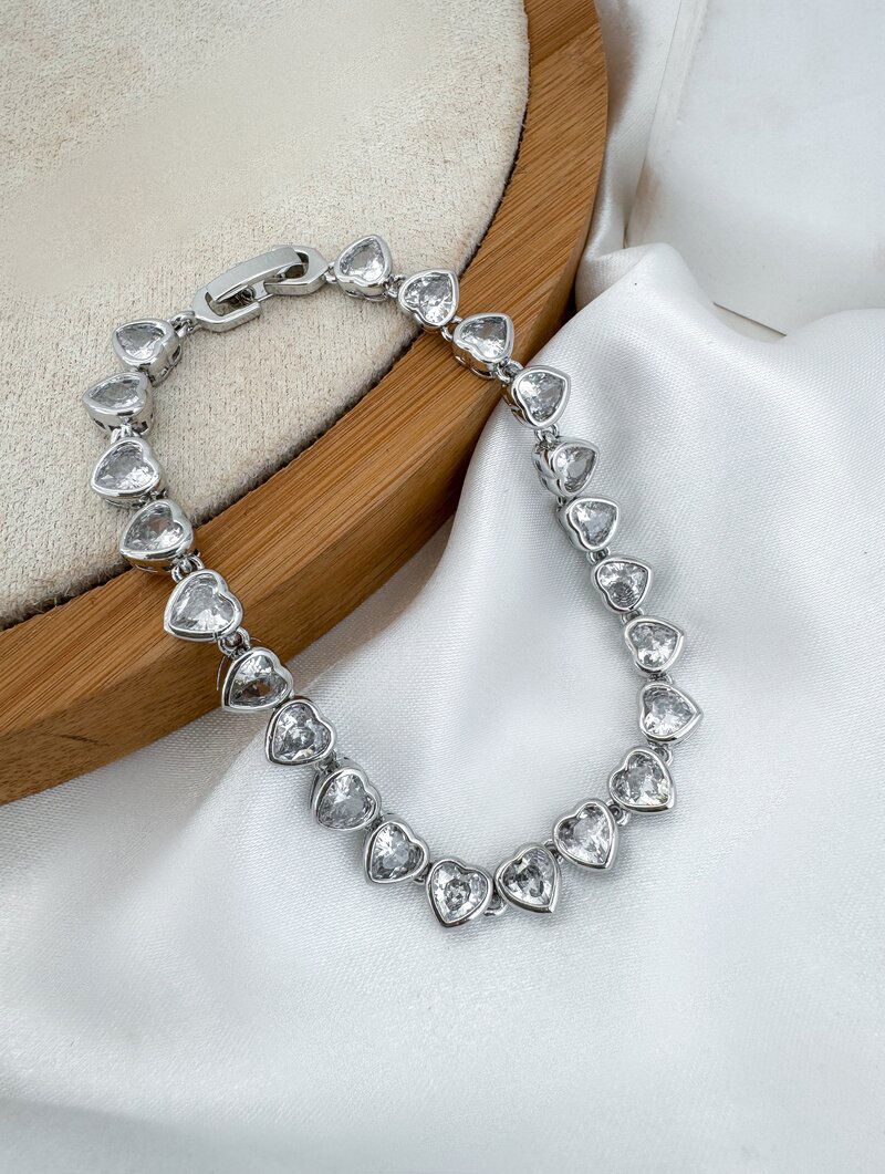 Pulseira Folheada a Ouro 18k e Prata Corações de Zircônias