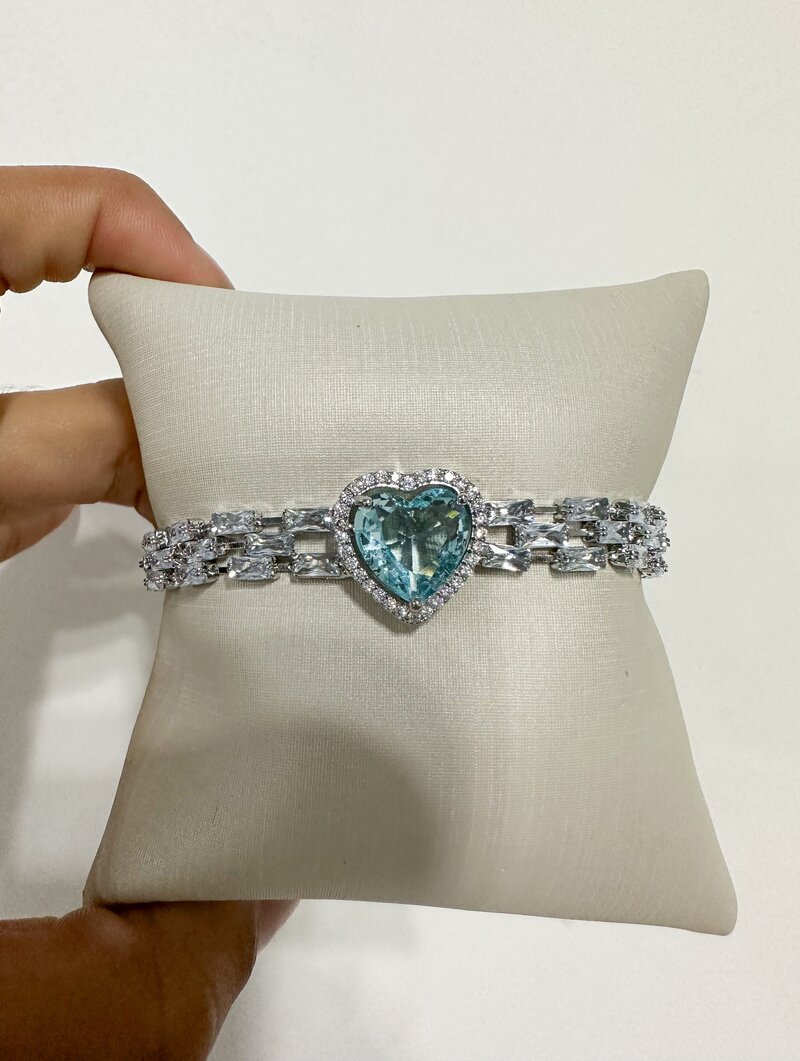 Pulseira Folheada a Ouro 18k e Prata Corrente de Navetes com Coração de Zircônia