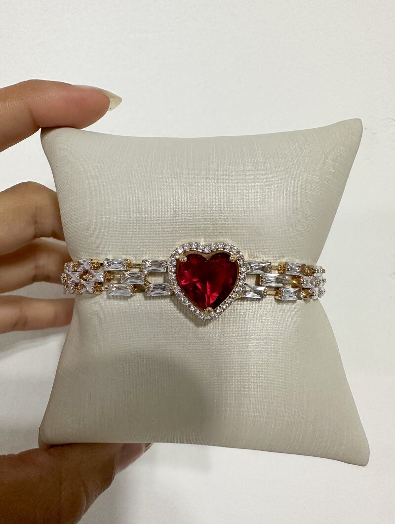 Pulseira Folheada a Ouro 18k e Prata Corrente de Navetes com Coração de Zircônia