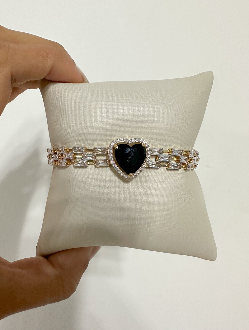 Pulseira Folheada a Ouro 18k e Prata Corrente de Navetes com Coração de Zircônia