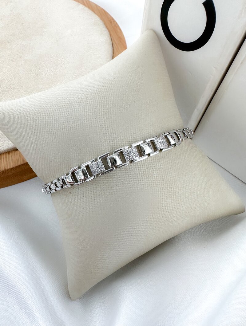 Pulseira Folheada a Ouro 18k e Prata Design Corrente com Detalhe Cravejado