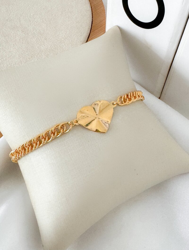 Pulseira Folheada a Ouro 18k e Prata Elos com Coração Martelado