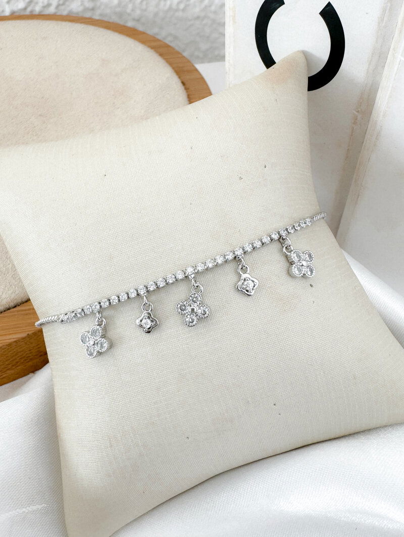 Pulseira Folheada a Ouro 18k e Prata Fio de Zircônia com Pingentes Inspiração