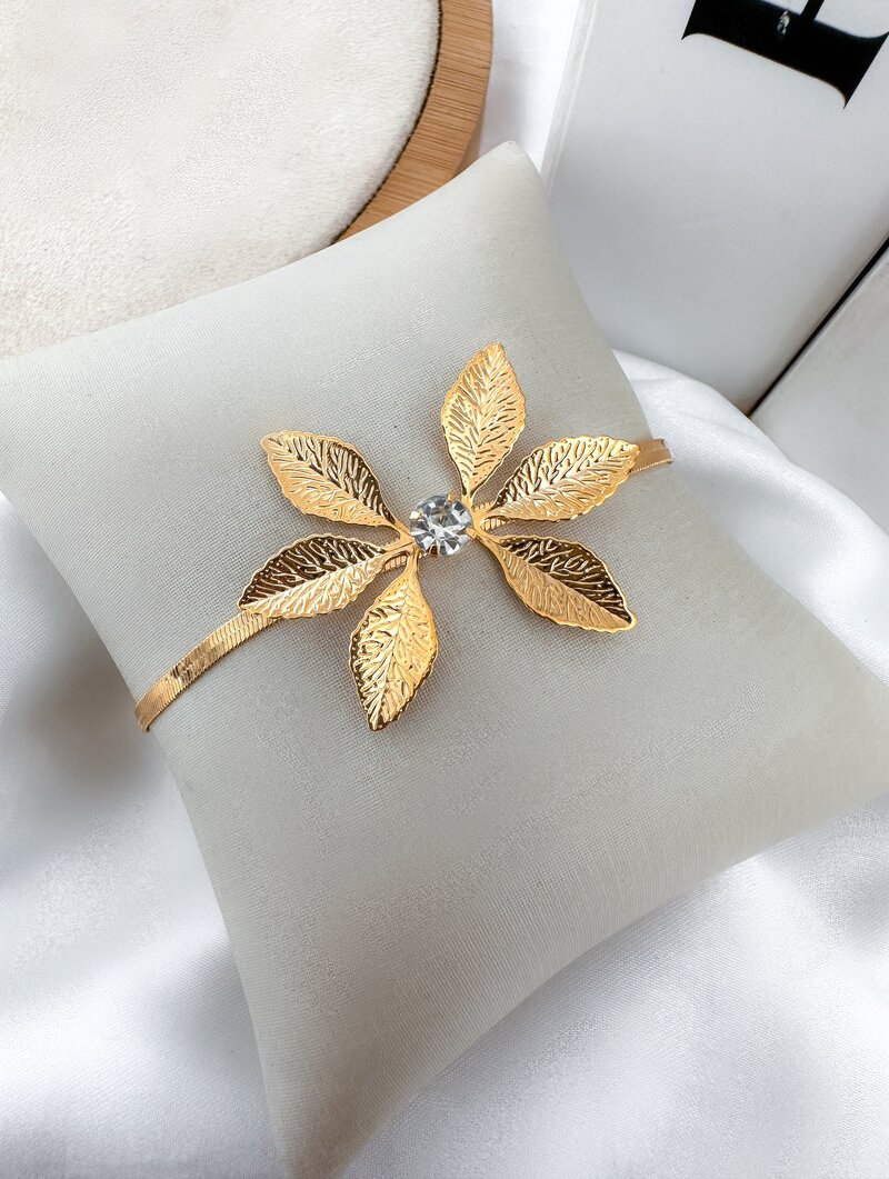 Pulseira Folheada a Ouro 18k e Prata Fita Laminada com Folhas e Zircônia