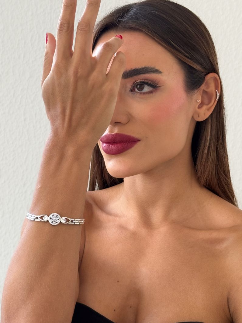 Pulseira Folheada a Ouro 18k e Prata Flor de Cristais