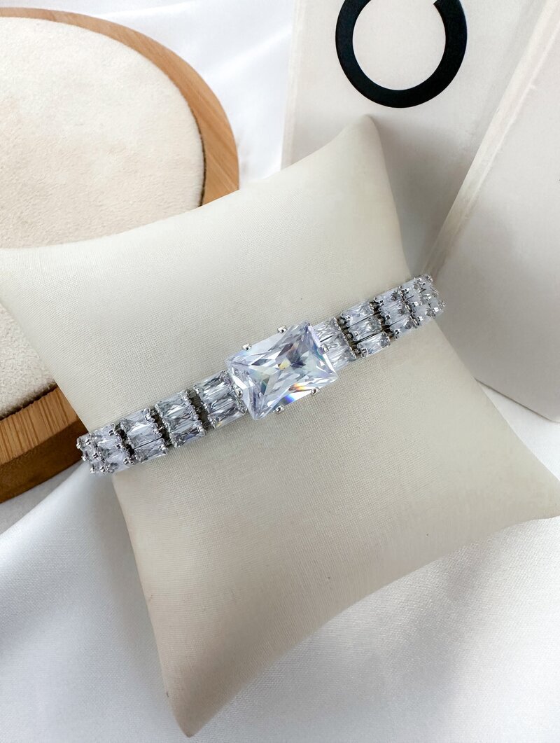 Pulseira Folheada a Ouro 18k e Prata Pulseira de Navetes com Pedra de Zircônia Central