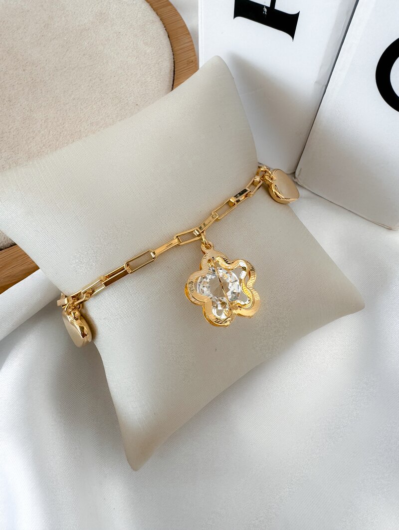 Pulseira Folheada a Ouro 18k Elos Quadrados com Flor e Corações