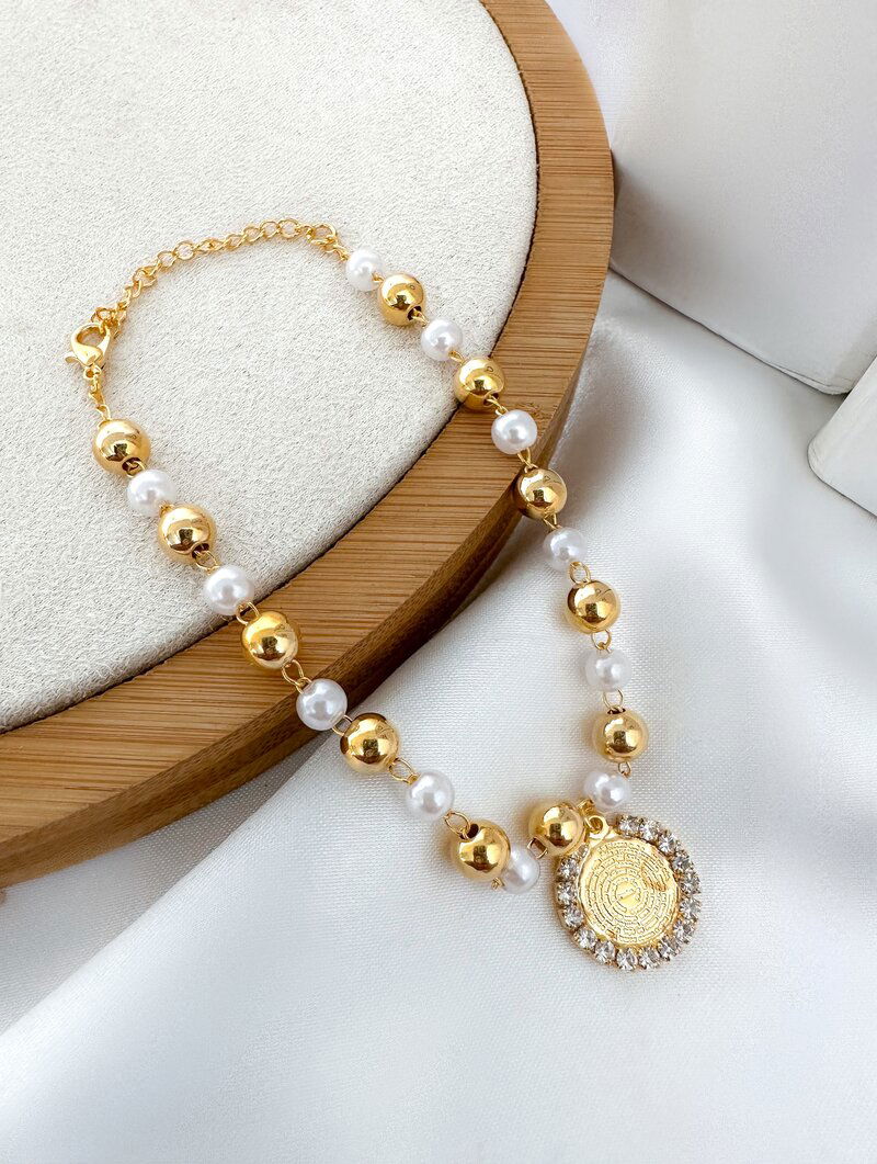 Pulseira Folheada a Ouro 18k Esferas e Pérolas com Pingente Pai Nosso