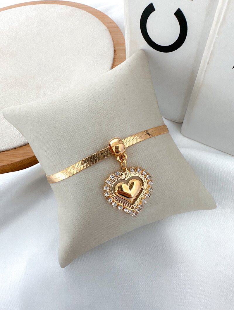 Pulseira Folheada a Ouro 18k Fita Laminada com Coração Trabalhado