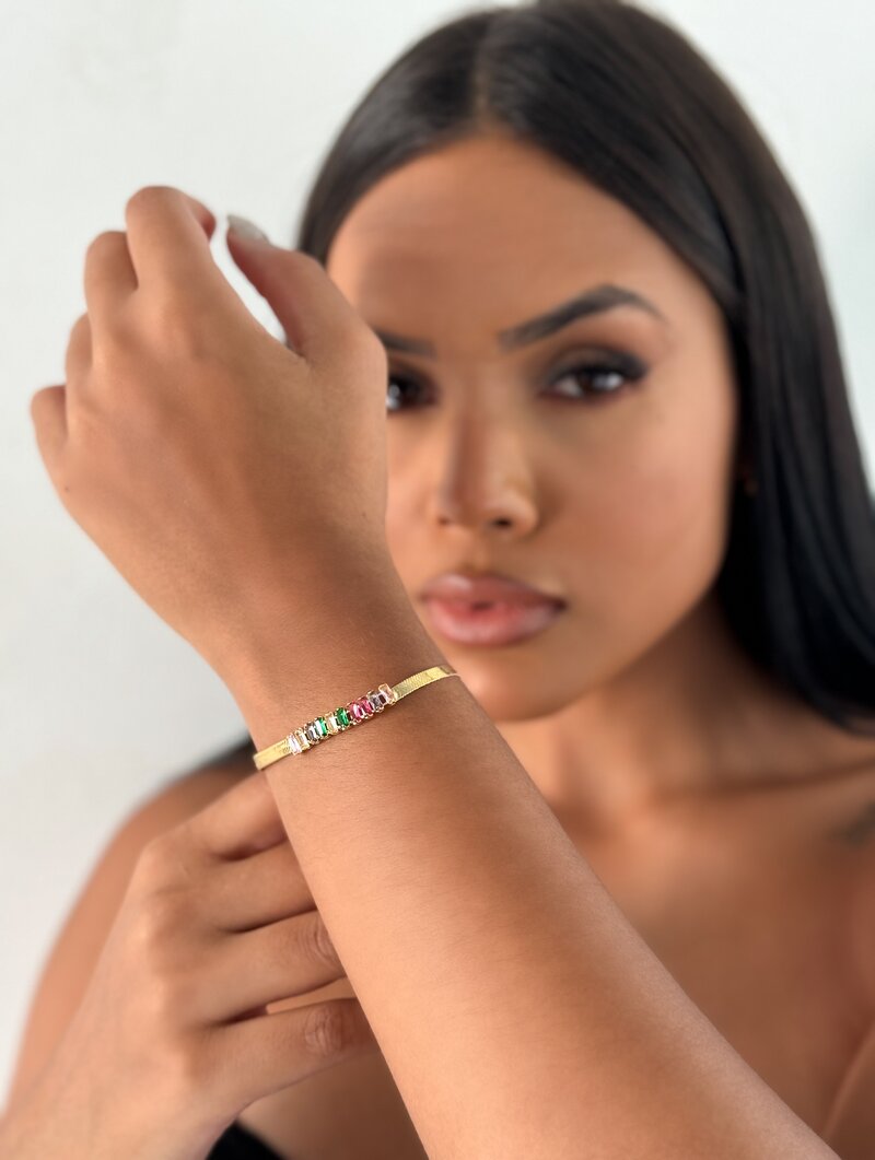 Pulseira Folheada a Ouro 18k Fita Laminada com Zircônias