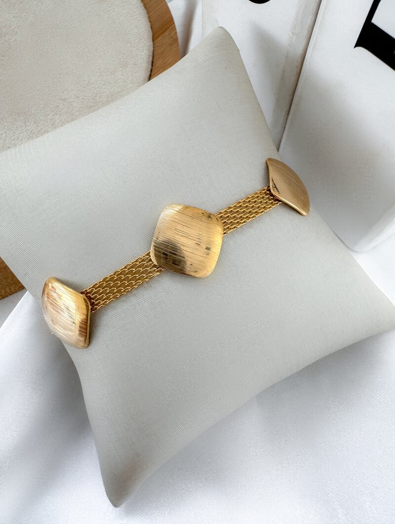 Pulseira Folheada a Ouro 18k Manta com Bottons Quadrados