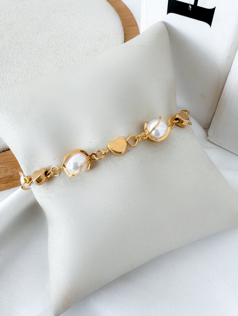 Pulseira Folheada a Ouro 18k Pérolas com Coração