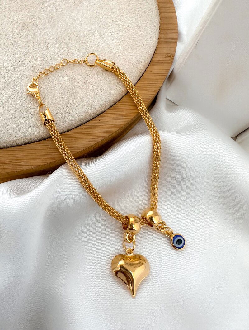 Pulseira Folheada a Ouro 18k Rabo de Tatu com Pingentes Coração e Olho Grego