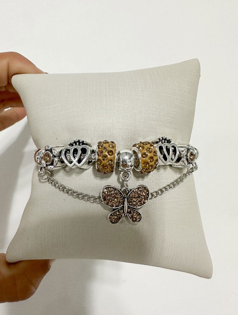 Pulseira Folheada a Prata com Berloques Diversos