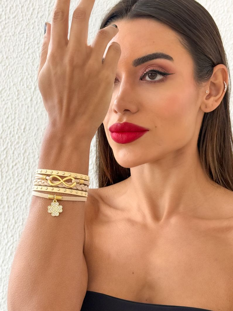 Pulseira Folheado a Ouro 18k Courinho Pingente Infinito e Trevo Cravejado