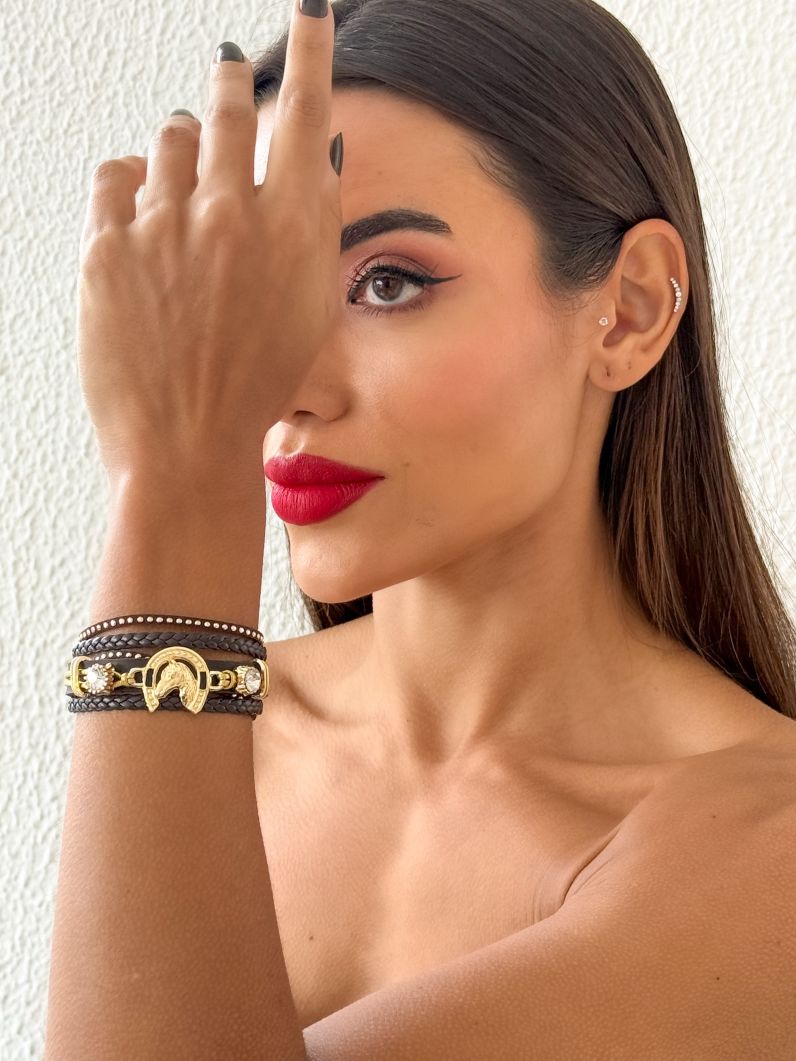 Pulseira Folheado a Ouro 18k Courinho Ponto de Luz e Pingente Ferradura